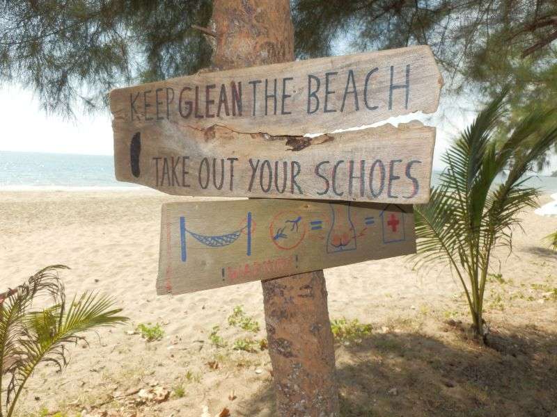 am Strand dann diesen Schilder